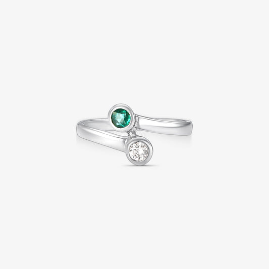 Anel com Esmeralda e Diamantes em Ouro Branco 18K