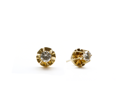 BRINCO 1,70G 2 DIAMANTES NATURAIS=0,50CT K/VS OURO 18K750