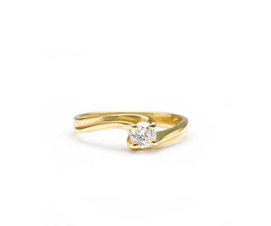 ANEL SOLITARIO 3,0G 1Diamante=0,33CT K/VVS1 OURO18K750