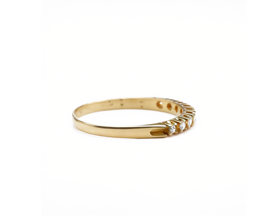 Anel meia alianca 1,35g 9diamantes=0,36CT K/VS ouro 18k750